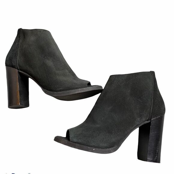 Unlace Made In Italy Suede booties boots heels 38 - Picture 1 of 10